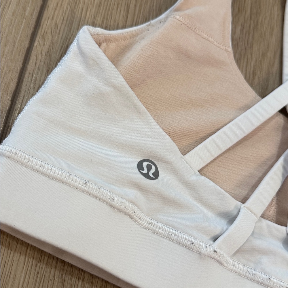 Lululemon Energy Bra White Sz 4 Logo Yoga Workout Fitness - Picture 3 of 7